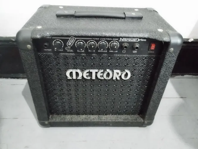 Amplificador Cubo Para Guitarra Meteoro Nitrous Drive 15W - Bivolt Chaveado
