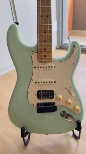 Guitarra Classic Vibe muito nova e com Upgrades
