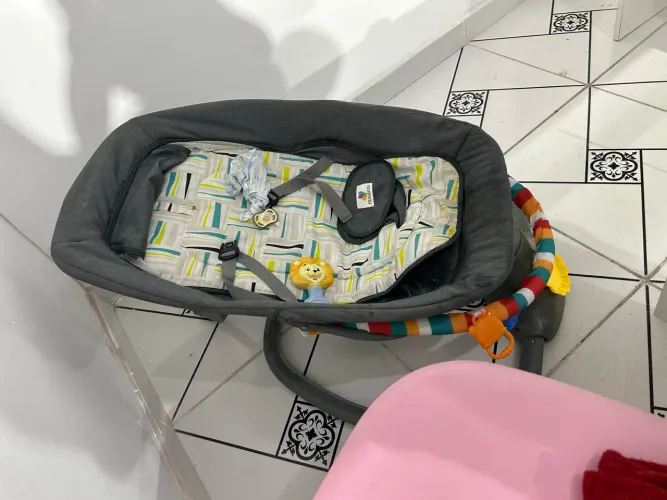Cadeira de Descanso Bebê Automática Musical Mastela Techno 18kg