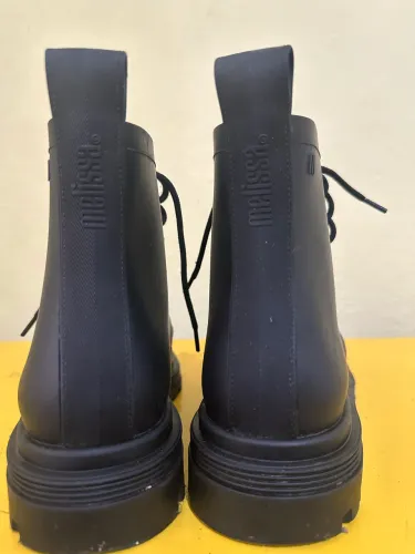 Bota melissa