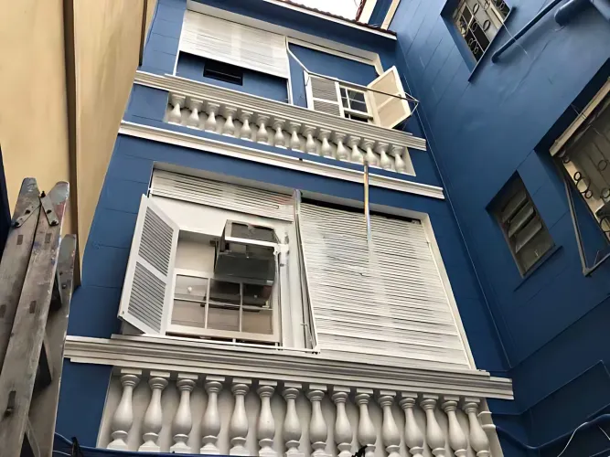 Casa de rua : Triplex / Residencial / Laranjeiras