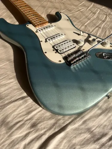 Guitarra Fender Stratocaster HSS mx Azul Metalic