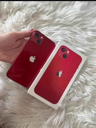 iPhone 13 vermelho