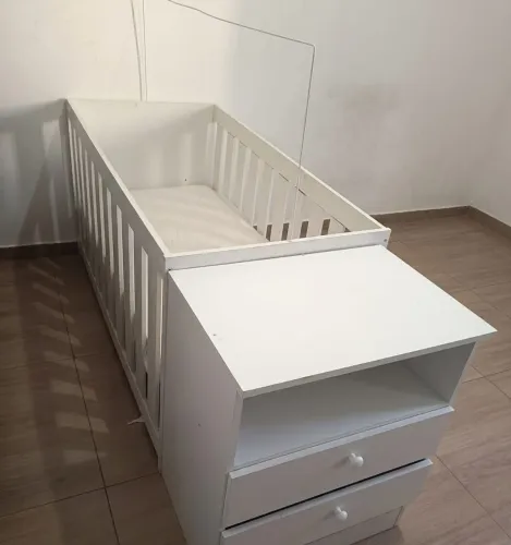 Berço + cômoda+ colchão