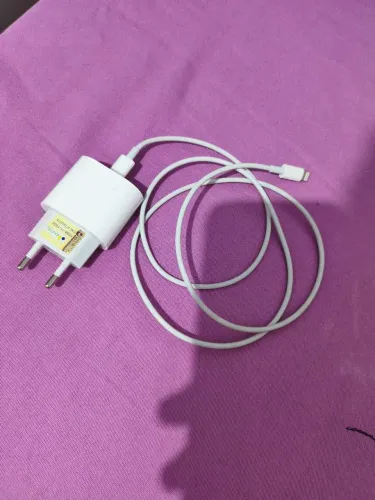 Vendo carregador original de iPhone