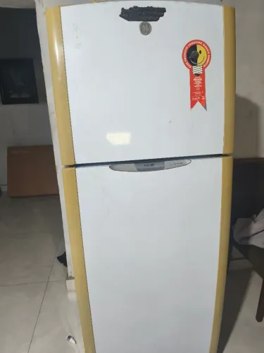 Geladeira á venda