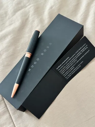 Caneta Esferográfica Hugo Boss Essential Rose Gold