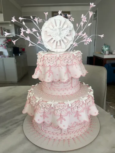 Bolo Decorado Batizado 2 andares menina/feminino 