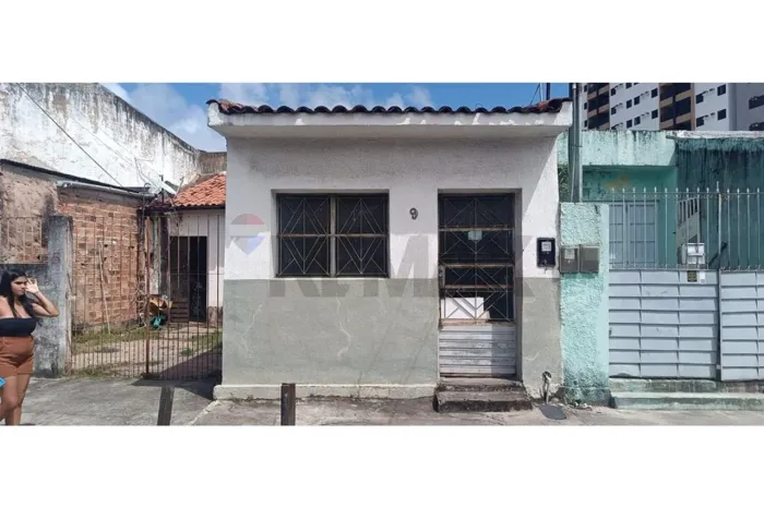 CASA POÇO PRAÇA MARAVILHA