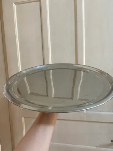 Bandeja de garçom e forma 