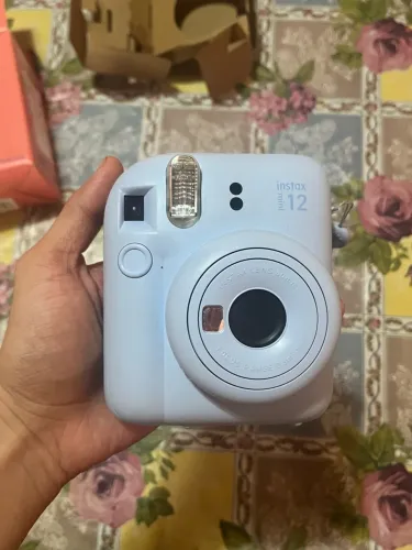 Câmera instax mini 12