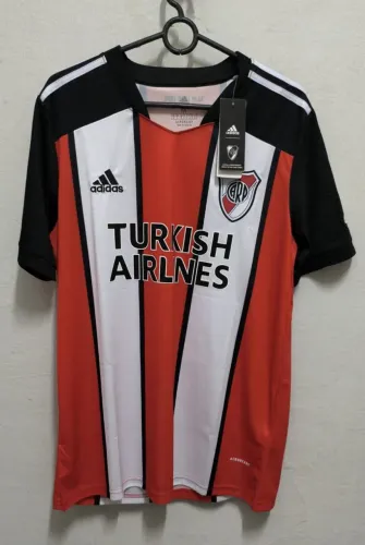 CAMISAS DE TIMES DE FUTEBOL,DE EXCELENTE QUALIDADE TAMANHOS VARIADOS