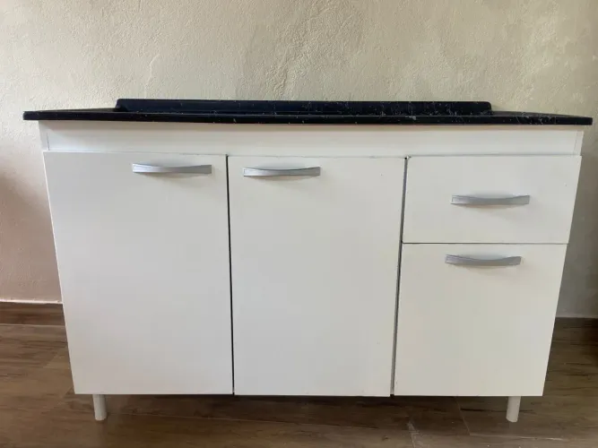 Vende-se balcão com pia de marmorito