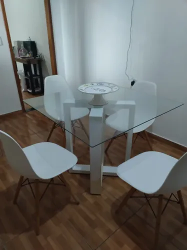 Mesa com 4 cadeiras