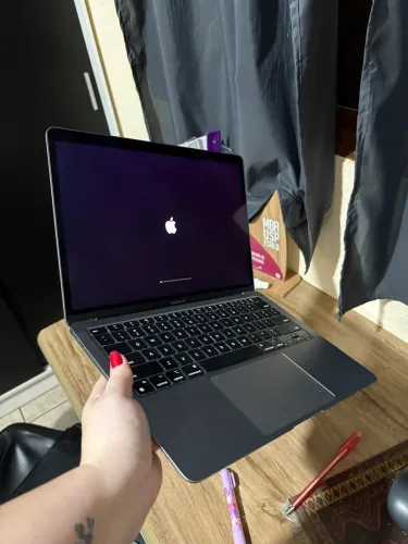 Macbook Air muito bem conservado
