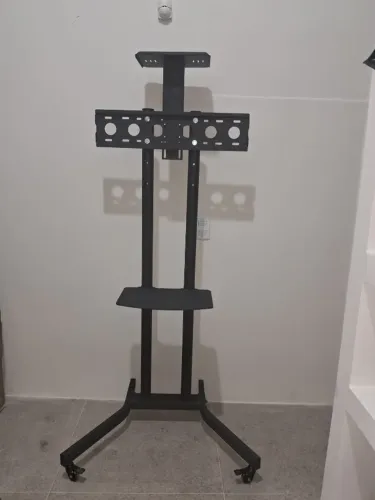 Suporte Pedestal para TV com Rodízios Universal até 70"