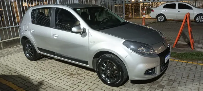 Renault Sandero Privilège Hi-flex 1.6 16V 5P AUT 2014