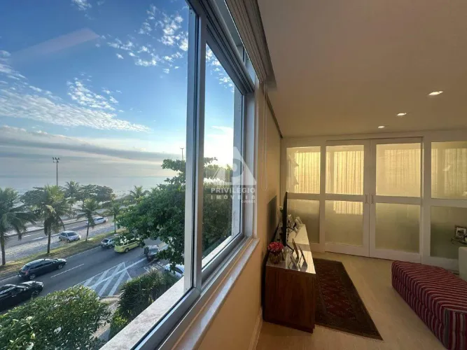 Apartamento Frente Praia na Lúcio Costa  2 Suítes, Escritório e 2 Vagas