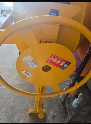 Vendo uma betoneira de 400 l nova