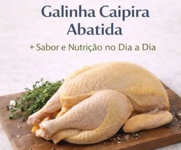Galinha caipira abatida