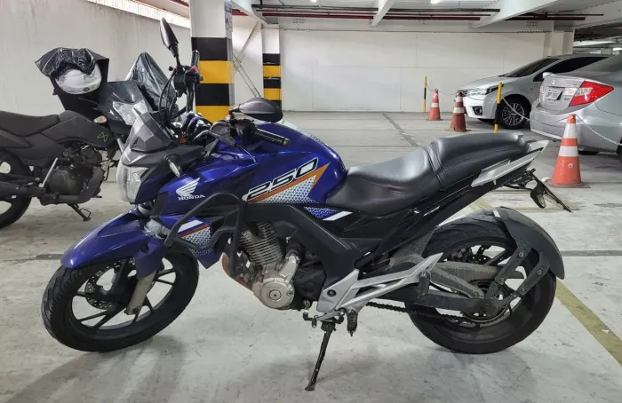 Honda CB250F Twister 2018 (repasse)