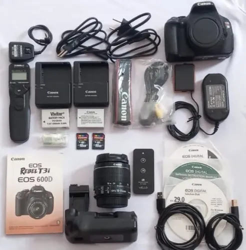 Camera Canon Rebel EOS T3i super completa.