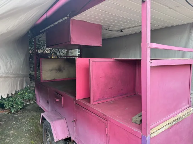 Barraca de lanche vai com chapa