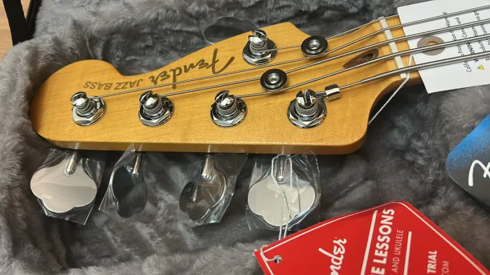 Contra baixo fender ultra II(nov)