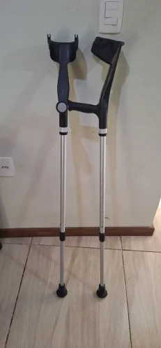 Par de muletas MERCUR.
