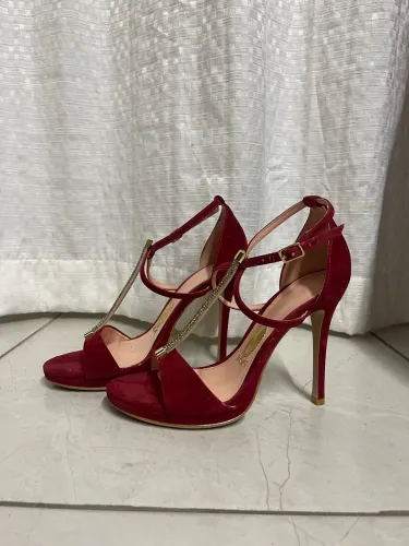 Salto vermelho