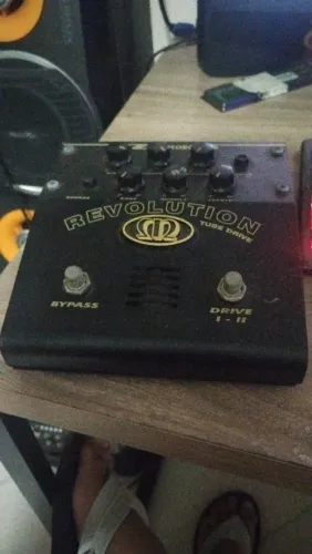 Pedal de Guitarra Meteoro Revolution Tube Drive USADO - ACEITO OFERTA OU TROCO POR AT2040