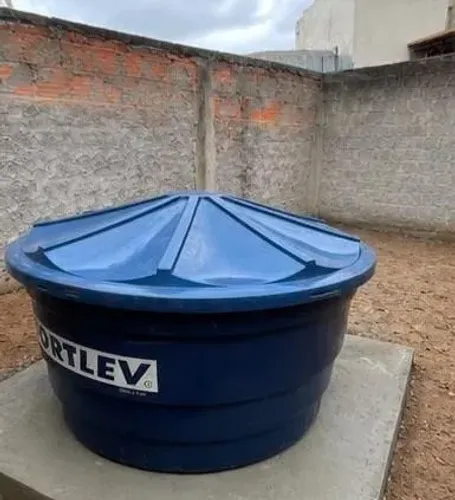 Caixa d'água 1000 L Fortlev em perfeito estado