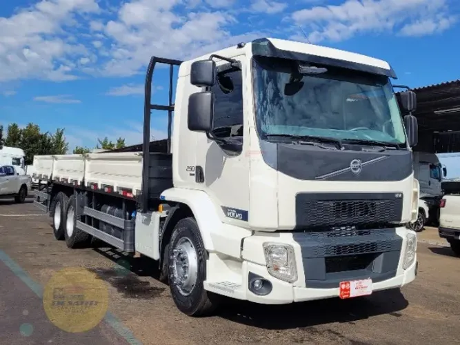 Volvo Vm 290 6x2 Automático Ano 2024/24 Na Carroceria