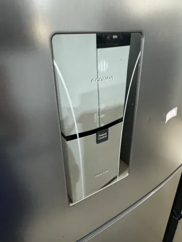 Geladeira Panasonic Frost free