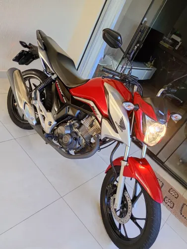 Titan 160