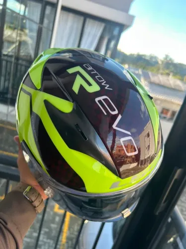 Capacete carbono