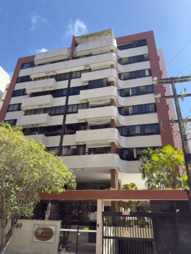 Vendo Apartamento na Ponta Verde 3 suites 144 metros.