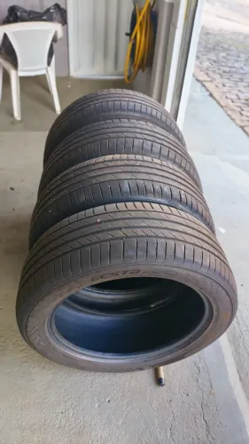 Jogo Pneus KUMHO 235-50r19