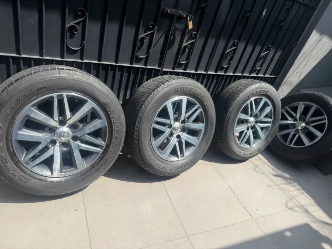 Jogo de rodas aro 18 original Toyota Hilux SW4