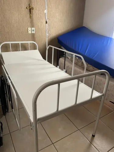 Cama hospitalar simples