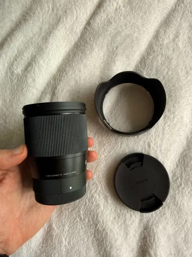 Lente Sigma 16mm f/1.4 DC DN Contemporary (para montagem Sony E)