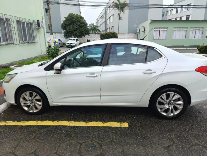 Citroen C4 Lounge Tendance 1.6 Turbo 4P AUT 2015