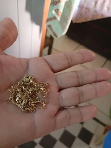 Vende se este cordão de prata banhando a ouro 18