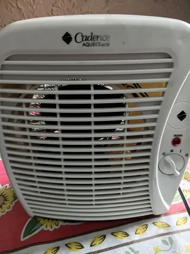 Aquecedor semi novo na caixa marca cadence