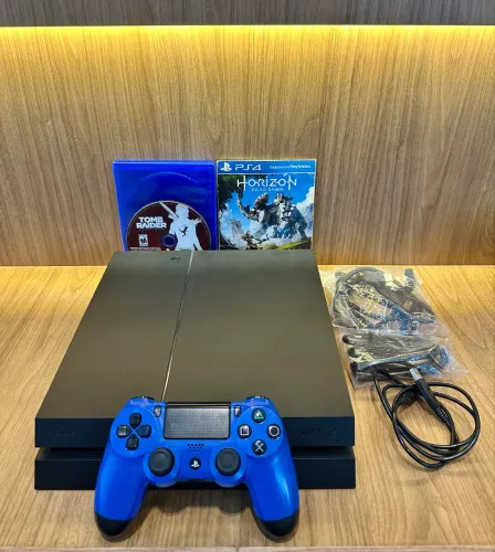 PS4 500gb + 2 jogos + Controle + Caixa