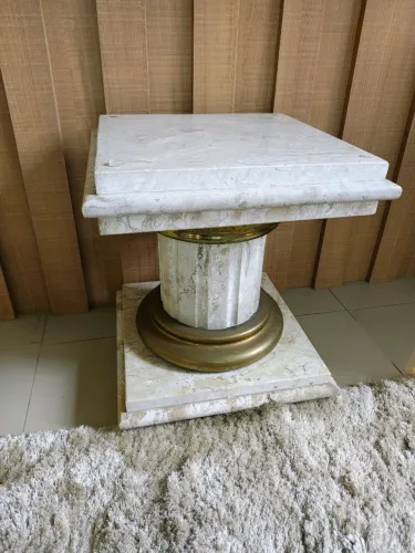 Pedestal de Mármore 