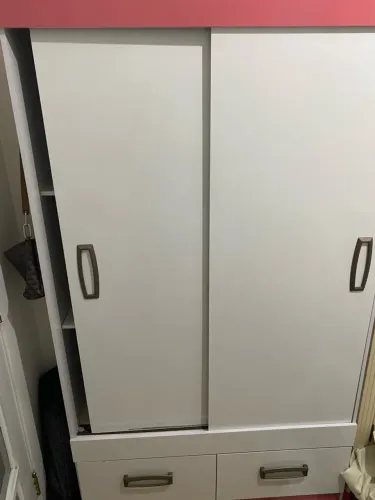 Guarda roupa pequeno