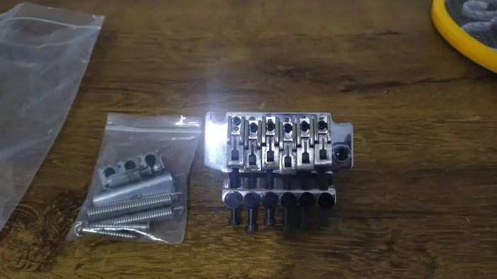 Floyd Rose Wilkinson Sem Alavanca