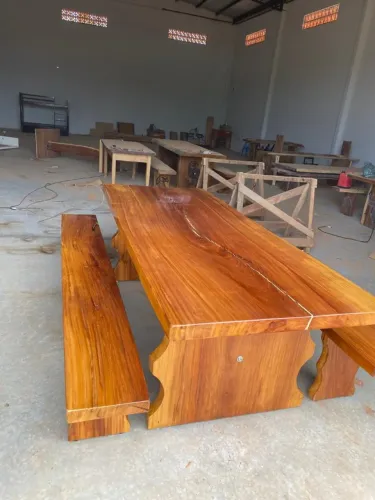 Mesa Rústica em Madeira Maciça - 2,5 Metros de Puro Luxo