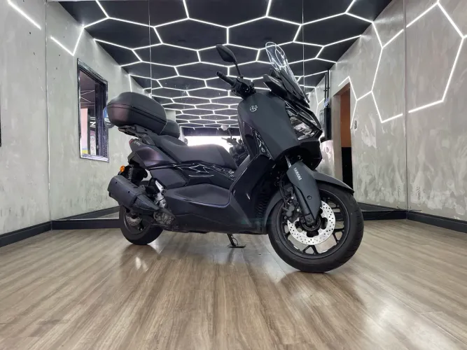 YAMAHA XMAX 250